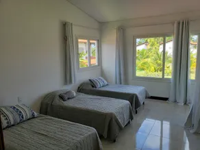 Chalet with 3 suites, large living room, kitchen, terraces and private garden - Image 4