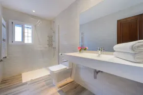 Villa Can Carreras - Vier Schlafzimmer Villa, Schläft 8 - Image 2