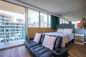 Central Waikiki and 5 minutes from the Beach - Image 4