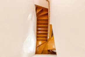 THE WORLDWIDE HOUSE - Image 2