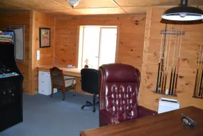 Log Cabin Buck Falls - Chalet Retreat - Image 2
