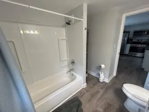 Pet-Friendly HP Home: 3 Bedrooms, Fast WiFi, Near Downtown Ferndale - Image 5