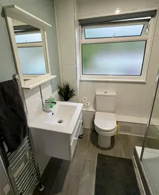Spacious 3 bedroom House beside Stansted - Image 2