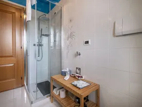 Atemberaubendes  Ferienhaus für 7 Leute mit Klimaanlage,  W-LAN, TV und Terrasse - Image 3