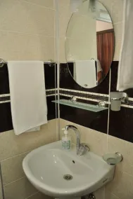 Un Side Apart Hotel - Image 3
