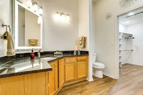 Easy Access to Dfw! Townhome Near Joe Pool Lake - Image 4