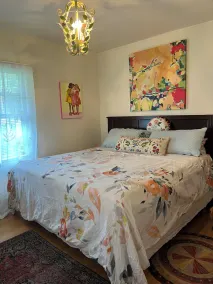 Charming 2 bedroom Brick Cottage in Charlottesville, minutes from Scott Stadium - Image 5