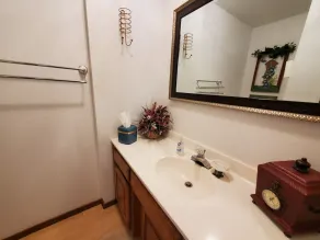 Hog Heaven-Lakefront-2 Kitchens, 2 Living Areas, Private & Wooded - Image 5