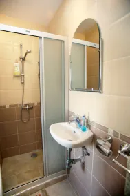 Immaculate villa with private pool only 3km from sandy beach of Coral Bay - Image 4