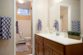 2 BR / 1BA, intill Foothills, pvt..apt. beläget i FAB hem kommer du att älska det! - Image 2