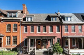Walk Downtown: Inviting Historic Home in Dubuque! - Image 5