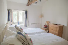 Beautiful Grade II listed house with stunning uninterrupted views. Sleeps 8 - Image 5