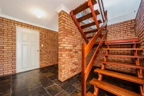 Ninettas View - Budget beachside accommodation - Image 2