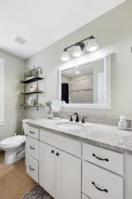 Oakdale Luxury Living - Image 5