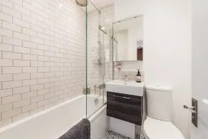Refurbished Studio Apartment, A Minute From Harrods Knightsbridge - Image 2