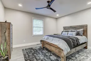 Spotless and Simple Trendy Condo Chatham/Springfield - Image 5