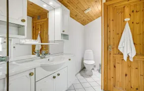 Cozy Home In Stubbekøbing With Kitchen - Image 4