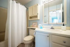 Happy Haven: 2 BR Condo w / Two Decks - Regardez la fontaine musicale! (4 personnes) - Image 3