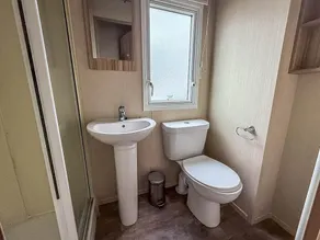 6 Berth Caravan For Hire At Seawick Holiday Park By The Beach Ref 27011Hv - Image 5
