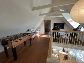 Lake View Apartment - Image 5