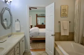 5br/4bath | POOL-Firepit-Porch-Outdoor Hot Shower | OneLevel Lush Tropical Oasis - Image 3