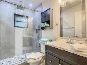 Beautiful Cozy 3-bedroom House - Image 2