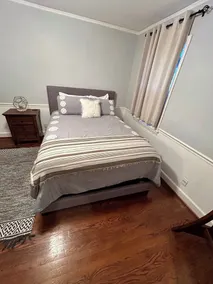 Charming home in downtown Camden - Image 5