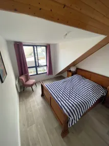 Charming 1BR Apartment with Terrace and Parking Near Beach in LArmor-Plage - Image 4