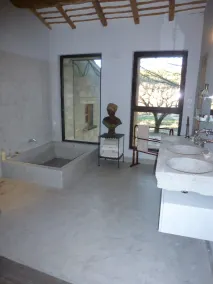 Wonderful 17th century Provencal farmhouse in the heart of 4ha of vineyards and olive trees - Image 2