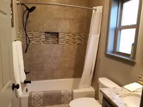 BIG OAKS LODGE  New Lodge! 3 bedroom, 3 1/2 baths, full kitchen and laundry. - Image 4