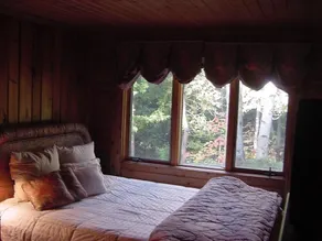 Waterway Cottage; Michigans Inland Waterway/River/Mullett/Burt Lake/Straits Mack - Image 2