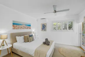 Castaways Beach luxury beachfront apartment - Image 4