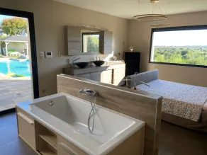 Villa contemporaine haut de gamme, piscine chauffée avec jacuzzi. Vue imprenable - Image 5
