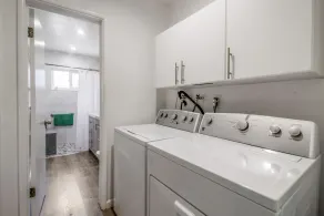 Tropical Long Beach Escape with Hot Tub 2 BR, 1 BA close to LGB, LAX, Disneyland - Image 3