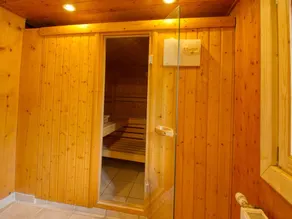 Chalet au pied des pistes, sauna et terrasse, pour 12 pers. - Image 2