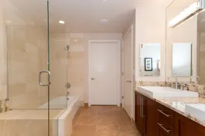 Luxury furnished 2B/2BA, stunning views, premier Little Italy boutique high rise - Image 4