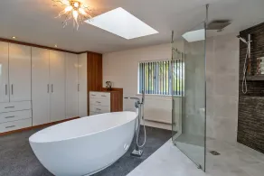 Holiday Home in Weston-super-mare, No Deposit - Image 3