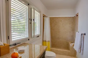 Modern Villa with wide golf views and near the beach - Image 2