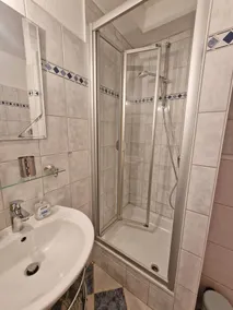 45-sqm apartment for 4 people and dog with south-west-facing balcony - Image 3