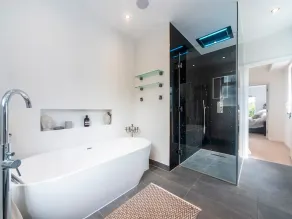 Luxurious Flat with Large Private Terrace - Pass the Keys - Image 3
