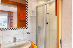 Holiday Apartment \"Alpenflora 2\" with Mountain View, Balcony & Wi-Fi - Image 2