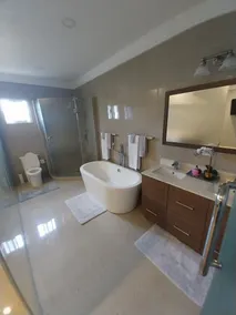KING SIZE Suite with Pool and beach - Image 3