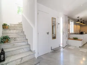 Modern 2 Bedroom Penthouse w/ Terrace, Pool & BBQ - Image 4
