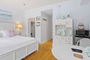 StepsToBeach/Dining/Retreat 2br - Image 4