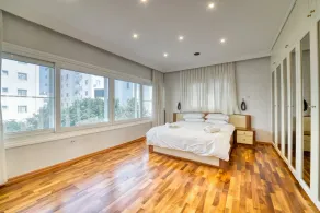 Spacious 3-bedroom apt., center of Kyrenia, sleeps 6, 5-star satisfaction rates - Image 4