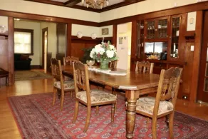 Beautifully restored 1922 craftsman bungalow in a prime Lodi wine tasting area - Image 5