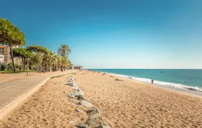 3 Bedroom Stunning Apartment In Pineda De Mar - Image 5