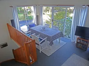Jacaranda House where beach meets rainforest - Image 3
