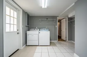 5-Bedroom Elegant and Spacious Home Near Atlanta Airport - Image 2
