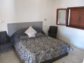 VILLA MODERNA FRONTE MARE, vista incredibile, bella spiaggia di sabbia a pochi passi, WiFi gratuito - Image 4